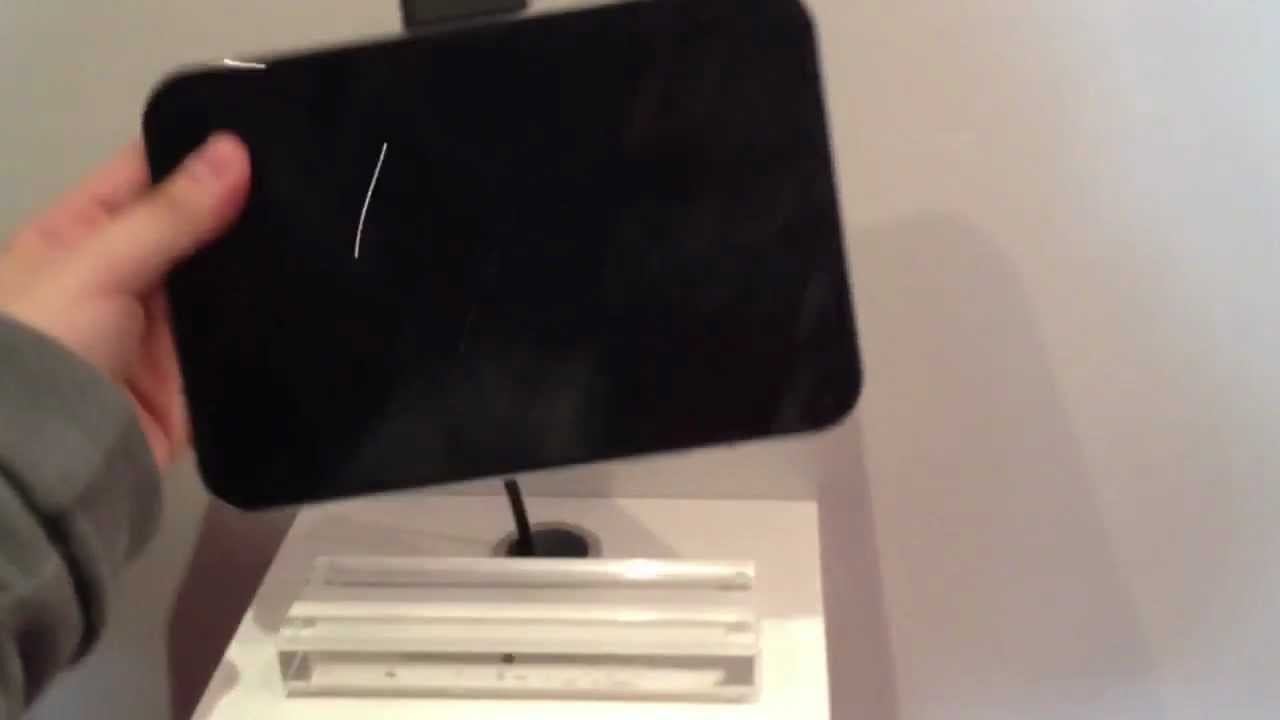 Hands On: Toshiba Regza AT570 - 7,7-Inch OLED Tablet смотреть онлайн