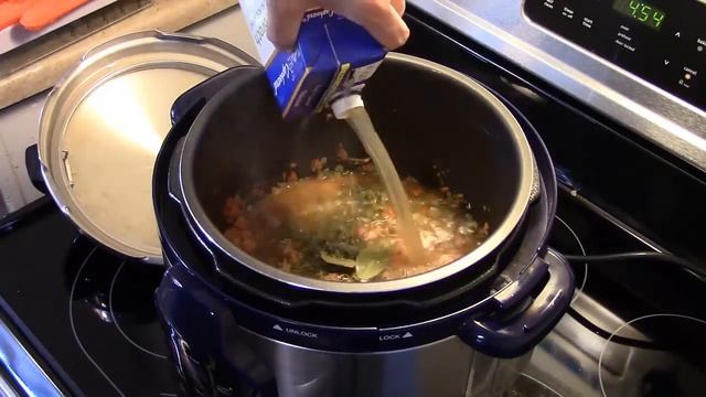 Pressure Cooker Sausage and Lentil Soup смотреть онлайн