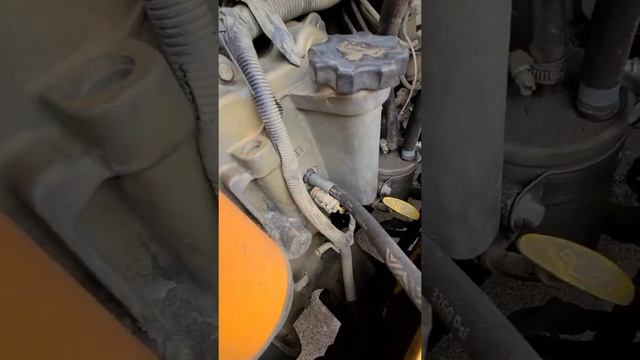 Проверяем давление масла на JCB 4CX Двигатель Diesel Max смотреть онлайн