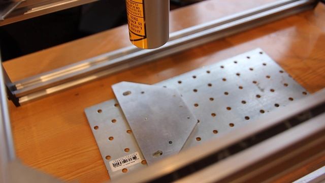 Metal engraving (marking) using an Endurance 10 watt Nd:YAG impulse laser module. смотреть онлайн