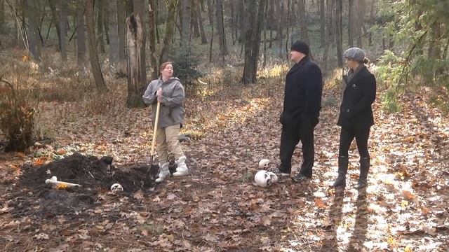 THE 101 - Hamlet Group: Graveyard Scene смотреть онлайн