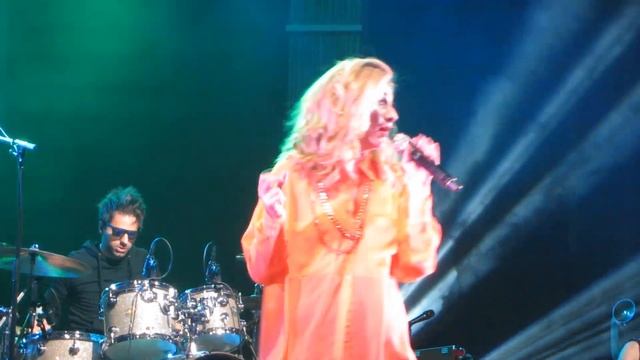 Karmin - "Try Me On" (Live) смотреть онлайн