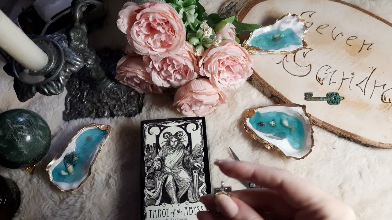 Распаковка Таро Бездны Обзор Tarot of the Abyss смотреть онлайн