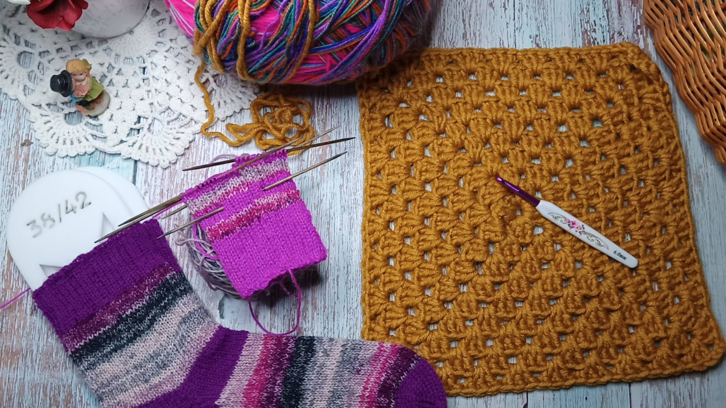 Новогоднее настроение и котик тоже хочет плед смотреть онлайн