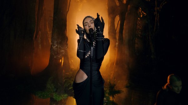 ETOLUBOV - Attraction (001SHOW)