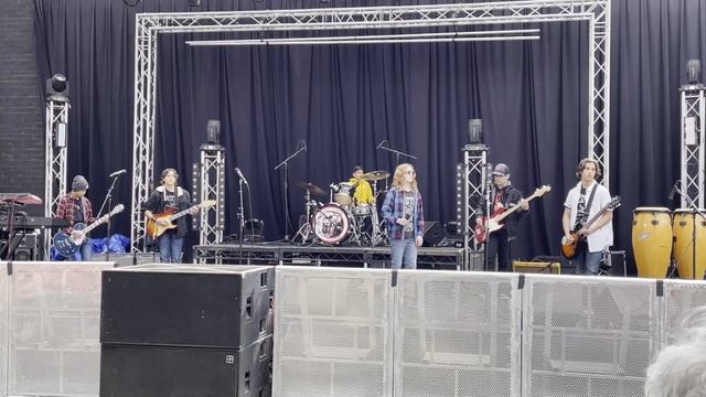 Trampled Underfoot by Led Zeppelin - Covered By School of Rock & Ben Agran! @SchoolofRockTustin смотреть онлайн