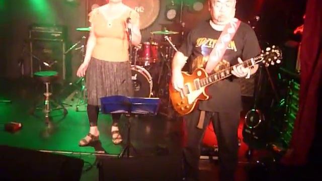 JimmyNaga and Sanny rips it 70s Led zeppelin style 4. смотреть онлайн