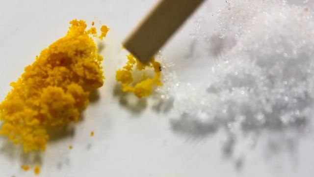 Iron III Chloride Reaction With Potassium Thiocyanate (FeCl3 + KSCN) смотреть онлайн