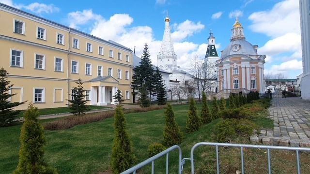 Свято-Троицкая Сергиева лавра. Где находятся мощи Сергия Радонежского? Храм Соловецких святых. смотреть онлайн