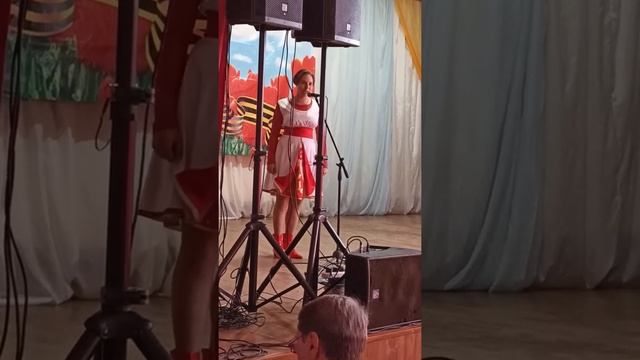 Скучно, грустно мне девчонке - исполняет Вероника Однобурцева смотреть онлайн
