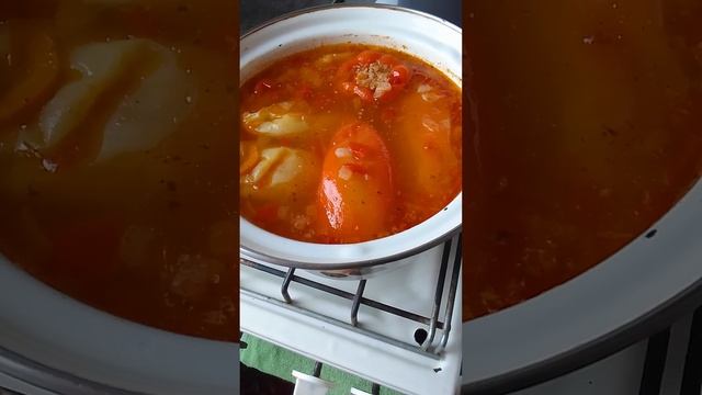 Перец фаршированный в помидорном соусе. смотреть онлайн