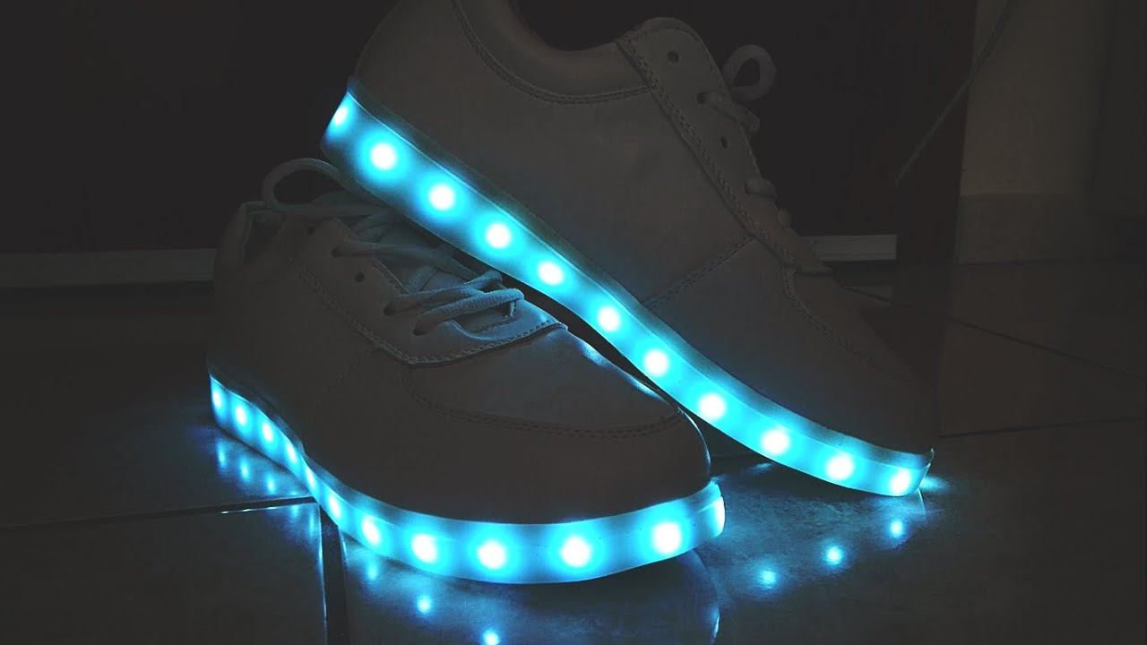 LED LIGHT SHOES UNBOXING (FreddysVibes) смотреть онлайн