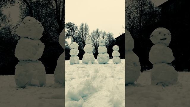 Тает белый снег. Снеговики в Палевском парке. Питер. смотреть онлайн