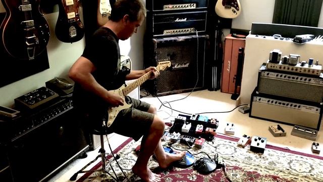 Fuzz Face Off - Dunlop Fuzz Face Comparison