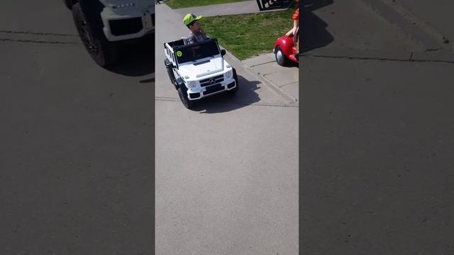 Константин и Незнайка спорят чья тачка крутая смотреть онлайн