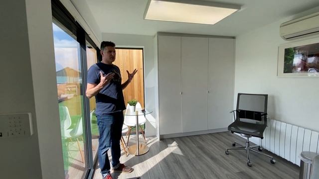 Gardenrooms.ie CUBE 17 Showroom Virtual Tour смотреть онлайн