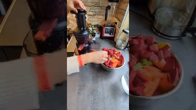 Trinke jeden Tag diesen Saft und du fühlst dich wie neu geboren #health #juice #gesundeernährung смотреть онлайн