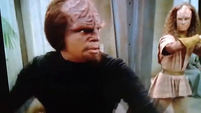 Worf is doing tai chi смотреть онлайн