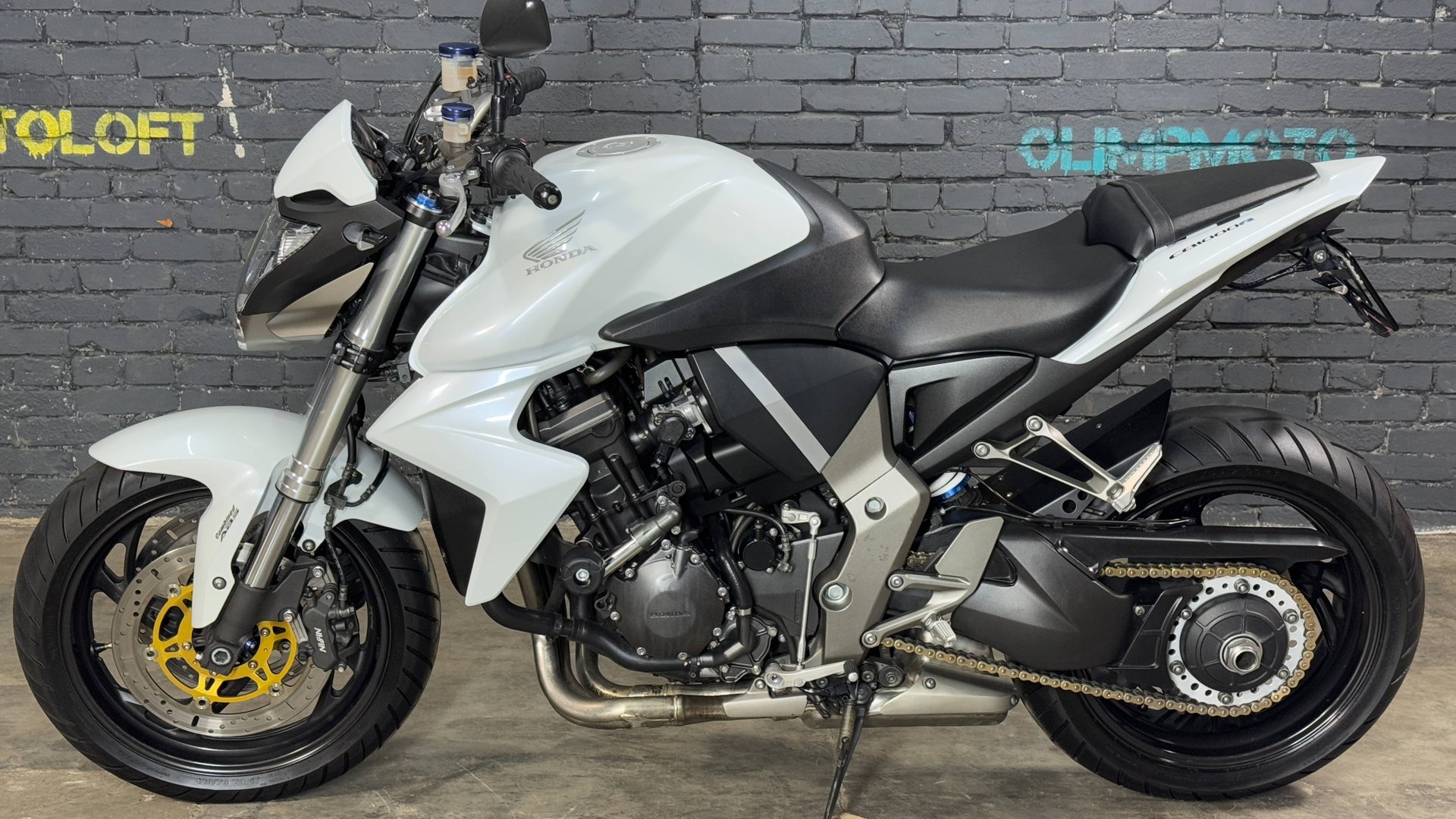 Honda CB1000R смотреть онлайн