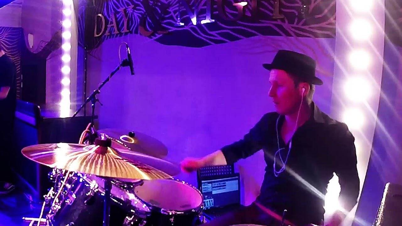 Cover "Равнодушие" (Мальбек feat. Сюзанна) смотреть онлайн