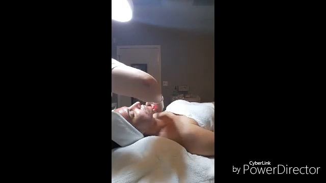 Microneedling Facial смотреть онлайн