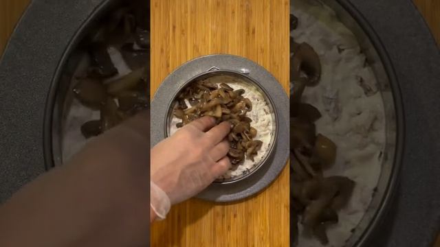 Слоеный салат к праздничному столу🔥 #накухнеуиванасоловьева смотреть онлайн