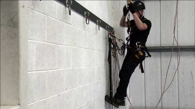 IRATA Level 1 Manoeuver - Aid Climbing - Fixed anchor points смотреть онлайн