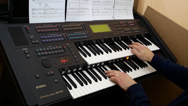 Baby Elephant Walk - Played on Electone EL900M смотреть онлайн