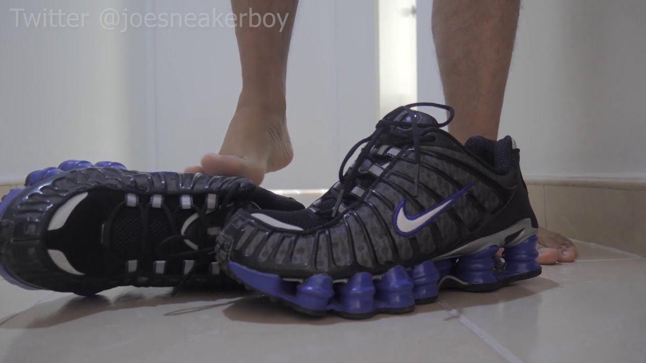 NIKE SNEAKER SHOX TL On Feet Walking