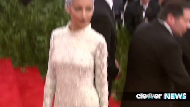 Miley Cyrus vs. Nicole Richie vs. Anne Hathaway -- Punk Hair at Met Ball 2013! смотреть онлайн