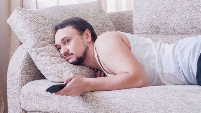 У дочери моей очень плачевное положение, не может решиться, что делать, ее муж лентяй и работает смотреть онлайн