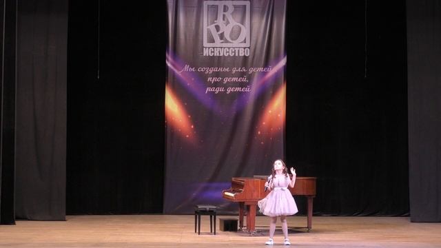 ДАРЬЯ БУЛГАКОВА "ЖАВОРОНОК" М. ГЛИНКА смотреть онлайн