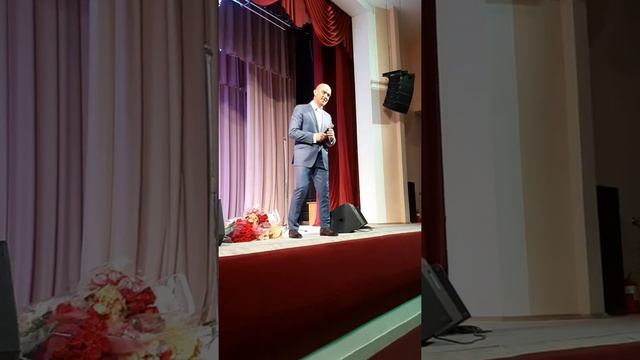 Методие Бужор. "Дороги любви". Фрагмент сольного концерта в Тосно 15.09.21 г. смотреть онлайн