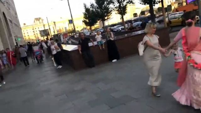 ⚡💦 ХАРИНАМА 3/7 на ст. м. Добрынинская 24.08.2022 💦⚡ смотреть онлайн