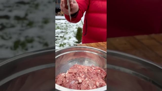 Такую КОЛБАСУ НЕ ИЩИТЕ В МАГАЗИНЕ!!! Готовьте дома ДОМАШНЮЮ КОЛБАСУ🔥🔥🔥 смотреть онлайн