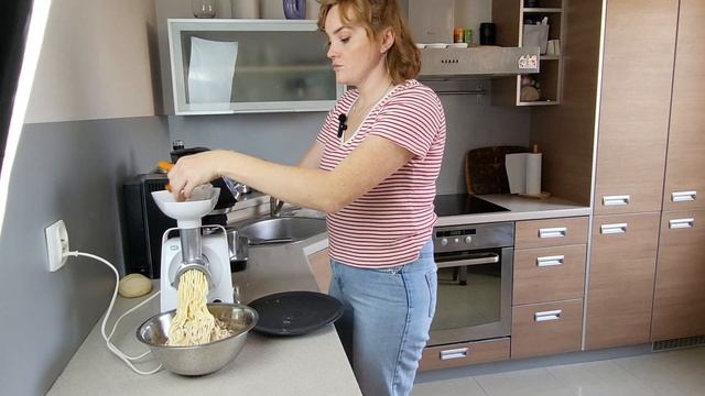 САМА ШВИДКА І ПРОСТА закуска з оселедця - Форшмак. Варіант НЕ класичний! смотреть онлайн