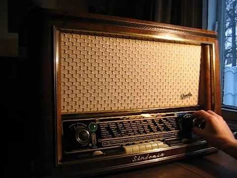 Old tube radio Graetz Sinfonia. 1954 year. смотреть онлайн