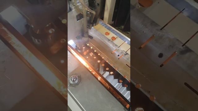 Лазерная резка металла
Нержавеющая сталь, резка лазером по проекту заказчика