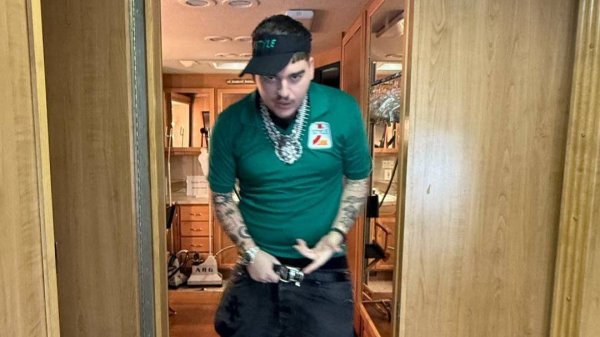 YEAT PLAYLIST (RANDOM TRACKS)