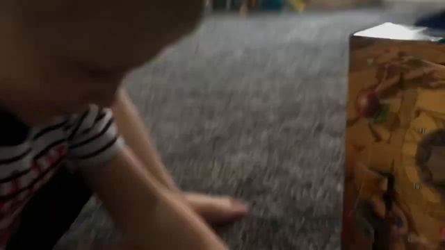 Elf on the Shelf is Stuck on Ceiling Fan!? Flying Elf! | LEGO Star Wars Advent Calendar смотреть онлайн