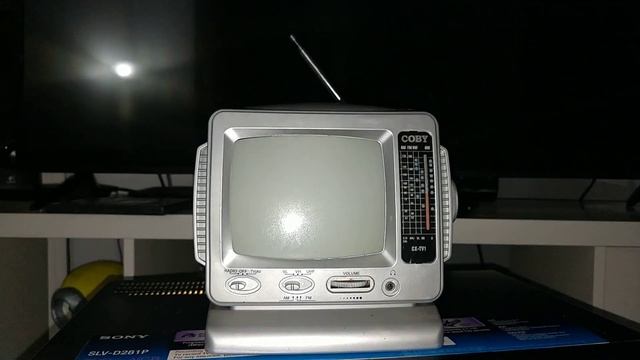 Coby CX-TV1 5" Analog CRT Television With AM FM Radio смотреть онлайн