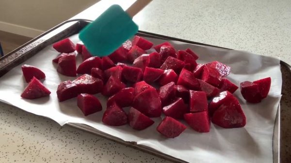 How to make roasted beet hummus
