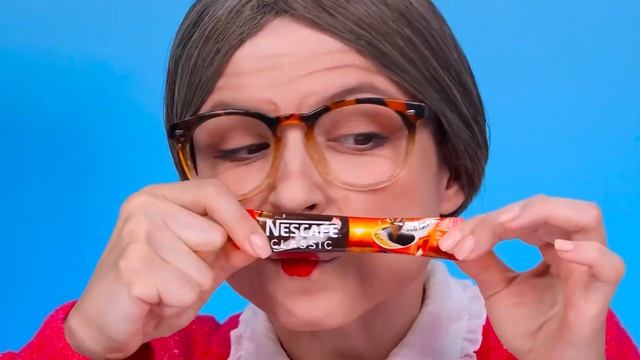 Кулинарный Челлендж: Уэнсдей Против Бабушки | Смешные Челленджи от AZaZa Challenge