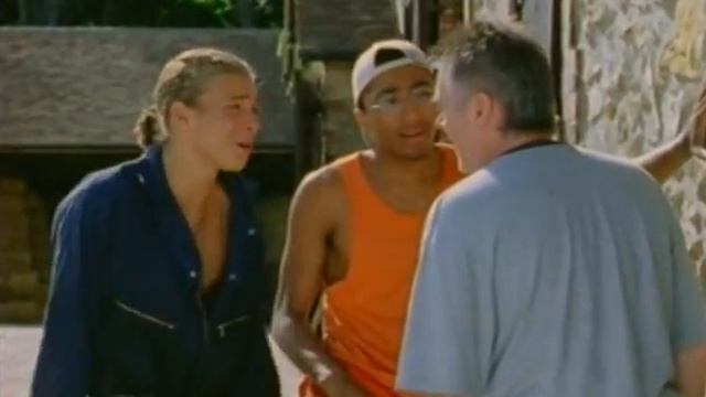 Les Monos Saison 2 épisode 1 Quand ça T’arrive