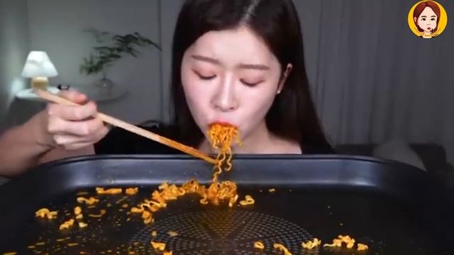 ASMR EATING HUGE KOREAN SPICY NOODLES /BEST MUKBANG CHALLENGE *ASMR SOUND *
