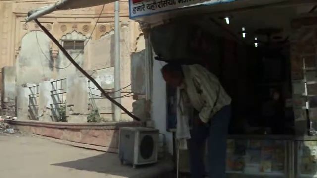 Loi Bazaar, Vrindavan, India смотреть онлайн