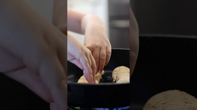 The BEST Crab Sandwiches !!! #kidsvideo #cooking #reels #food #easy #viral #dinner #kidslearning смотреть онлайн