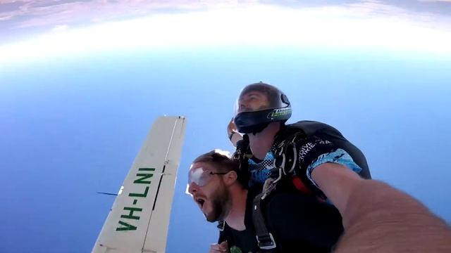 Tandem Skydiving Video - Skydive Jurien Bay - Jeffrey Starling смотреть онлайн