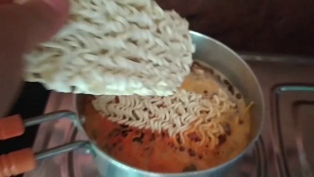 Foggy days purple 💜 Hot Korean Buldak Ramen noodles... смотреть онлайн
