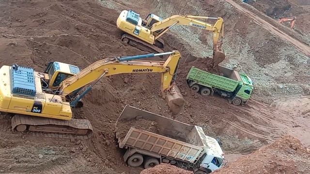 Beko BESAR KOMATSU muat Nikel ke mobil truk смотреть онлайн